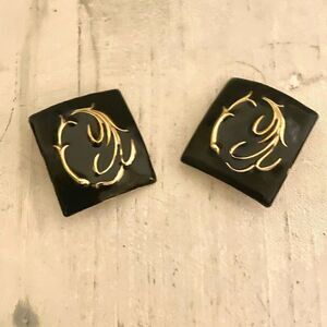Black and gold tone square clip on earrings
